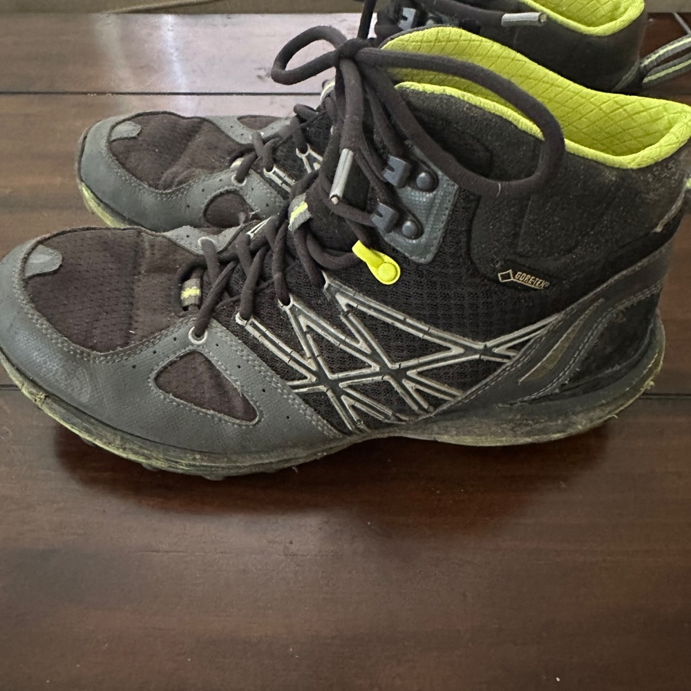 North Face Hiking Boots 9.5 - Picture 3 of 15